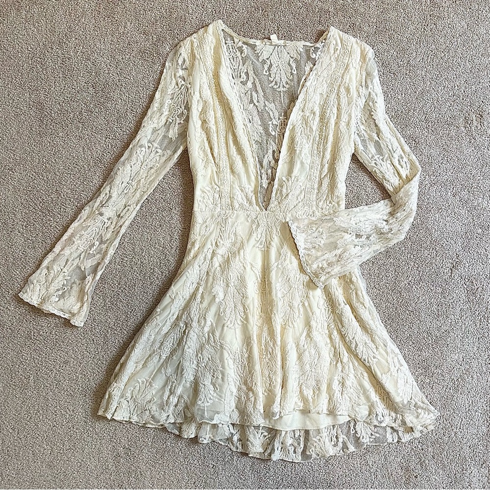 Illa Illa Long Sleeve Off White Lace Mini Dress
